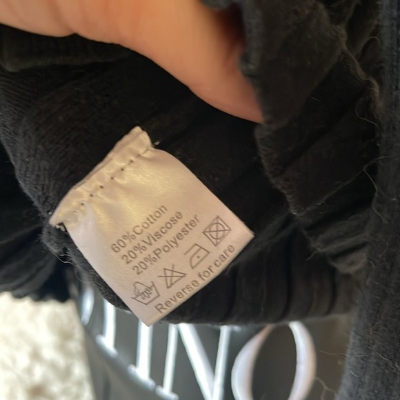 Belldini Women's Black Turtleneck Sweater perfect condition preowned - Picture 7 of 7